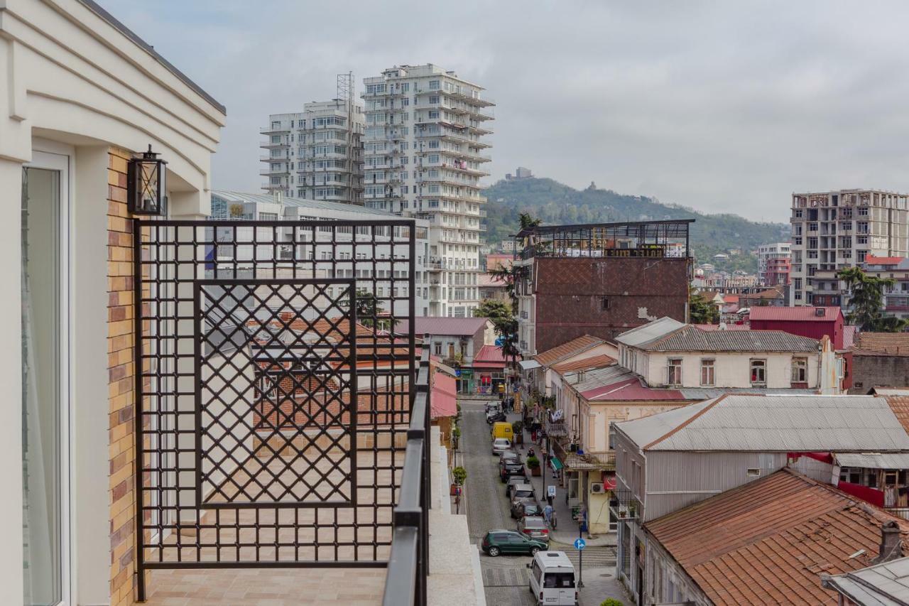 Hotel Bloom Batumi Exterior foto